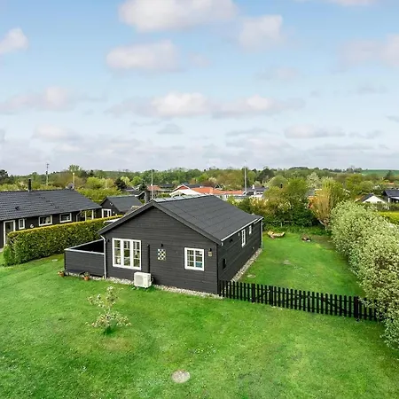 1 Bedroom Gorgeous In Holiday home *